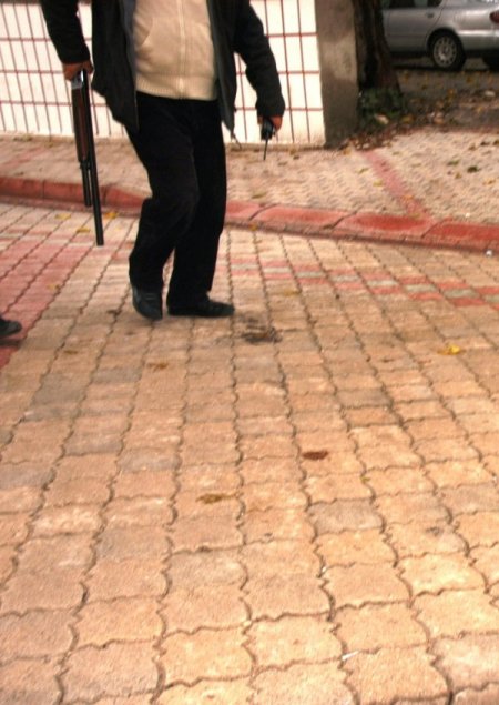 Kadirli'de minibüse tüfekli saldırı