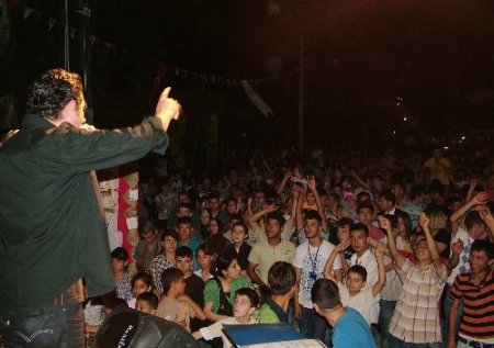 Kadirlili Gençler Şölenle Askere Uğurlandı