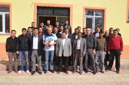 Kadışehri Eğitim Gönüllüleri Derneği'nden Kazlı Pilav İkramı