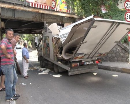 Kağıt Gibi Parçalandı!