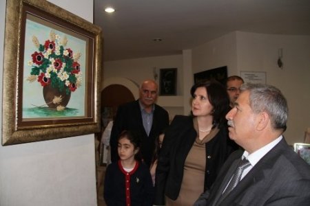 Kağıt kıvırma sanatı kursiyerleri sergi açtı