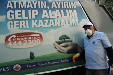 Kağıthane Belediyesi, ayda 450 ton ambalaj malzemesini ekonomiye kazandırıyor