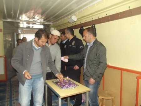 Kağızman İlçe Emniyet Müdürlüğü, şehitler için mevlit okuttu