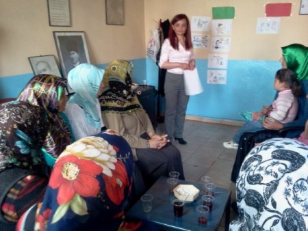Kağızman'da Annelere Eğitim Veriliyor