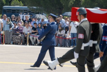 Kahraman Pilotların Cenazeleri Askerin Törenin Ardından Memleketlerine Gönderildi