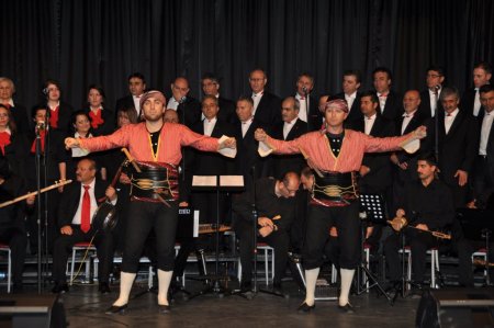 ‘Kahramanlık Türküleri’ duygulandırdı