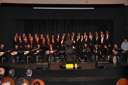 ‘Kahramanlık Türküleri’ duygulandırdı