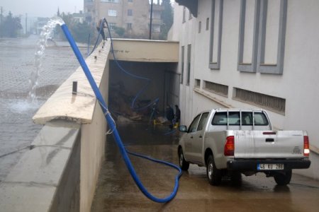 Kahramanmaraş 2 gündür yağan kar yerini yağmura bıraktı