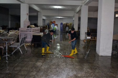 Kahramanmaraş 2 gündür yağan kar yerini yağmura bıraktı