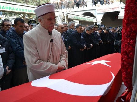 Kahramanmaraş şehit polis memurunu dualarla uğurlandı