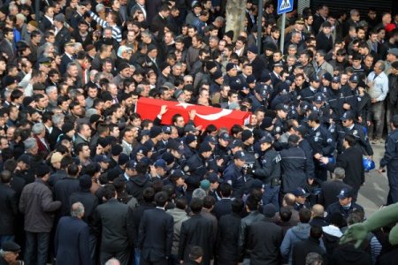 Kahramanmaraş şehit polis memurunu dualarla uğurlandı