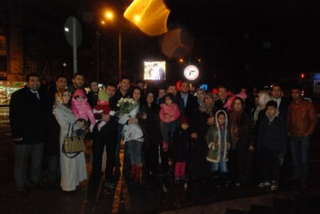 Kahramanmaraşlı aşık, şehrin merkezindeki dev ekrandan evlilik teklifi yaptı