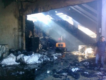 Kahramanmaraş'ta bin ton kapasiteli pamuk deposu yandı