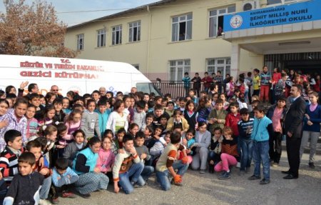 Kahramanmaraş'ta modernize edilen gezici kütüphane hizmete girdi