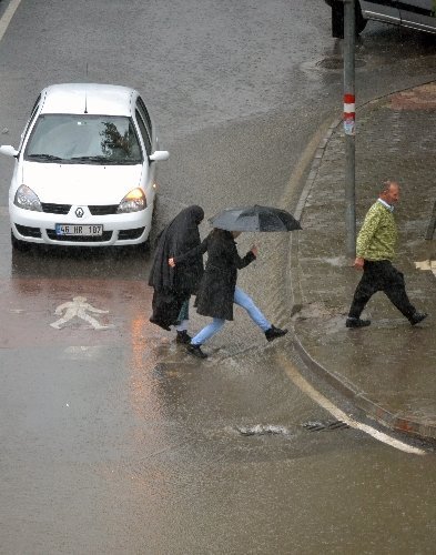 Kahramanmaraş'ta sağanak yağış