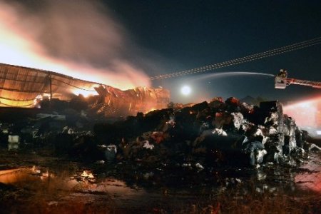 Kahramanmaraş'taki pamuk deposunda yangın