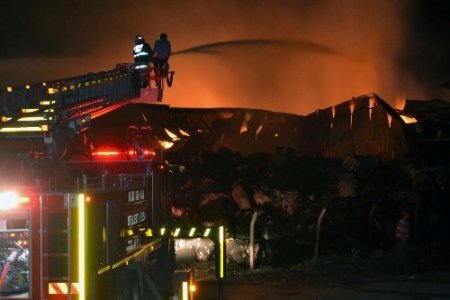 Kahramanmaraş'taki pamuk deposunda yangın