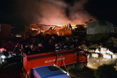 Kahramanmaraş'taki pamuk deposunda yangın