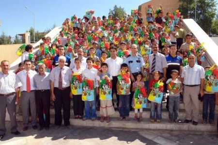 Kahta'da Bayram Öncesi 400 Fakir Çocuk Sevindi