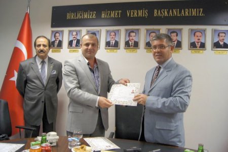 Kahvehane, çay ocağı ve internet kafe işletmecileri, esnaflık belgesi aldı