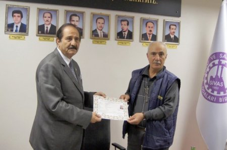 Kahvehane, çay ocağı ve internet kafe işletmecileri, esnaflık belgesi aldı