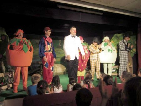 Kaktüs Sanat’ta perde ‘Meyveli Palyaço’ ile açıldı