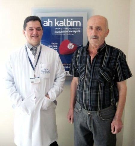 Kalbi Sağda Olan Hastanın Çalışmayan 5 Damarı Değiştirildi