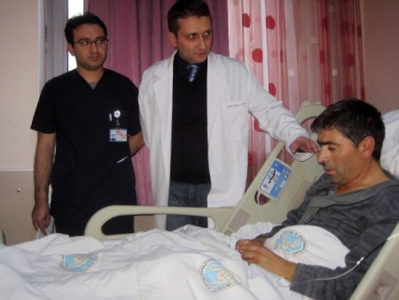 Kalbine saplanan 5 santimetrelik iğne ameliyatla çıkarıldı