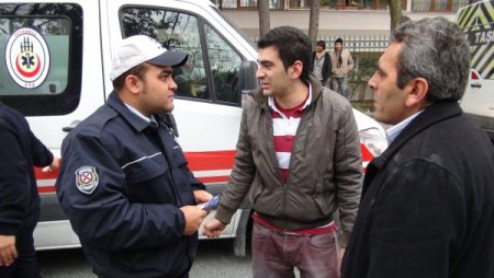 Kaldırımdaki genç kadını ezdi