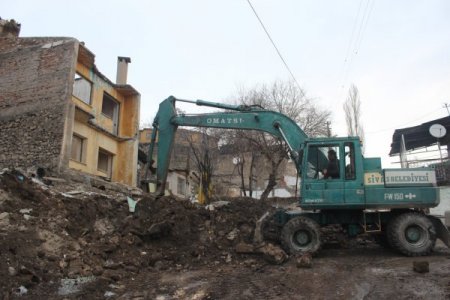 Kale çevresindeki yapıların yarısı kamulaştırıldı