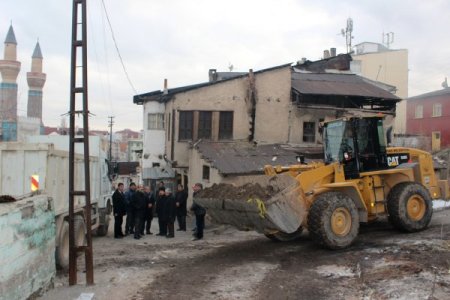 Kale çevresindeki yapıların yarısı kamulaştırıldı