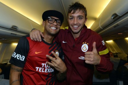 Kaleci Muslera’dan penaltı kurtaran Felipe Melo’ya tebrik