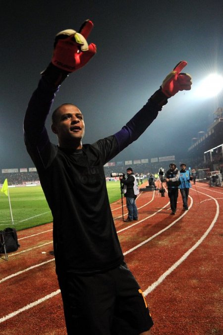 Kaleci Muslera’dan penaltı kurtaran Felipe Melo’ya tebrik