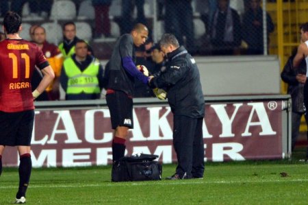 Kaleci Muslera’dan penaltı kurtaran Felipe Melo’ya tebrik