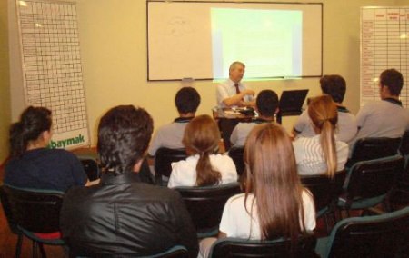 Kalifiye Eleman Yetiştirip İşe Alıyor