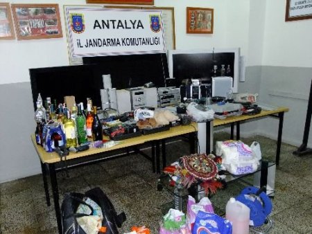 Kalkan'da Uyuşturucu Ve Hırsızlık Operasyonu