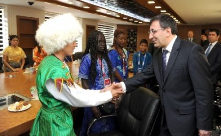 Kalkınma Bakanı Yılmaz, Türkçe misafirlerini ağırladı