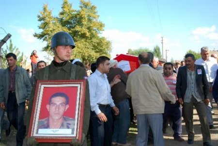 Kalorifer Kazanı Patlaması Sonucu Şehit Olan Er Defnedildi