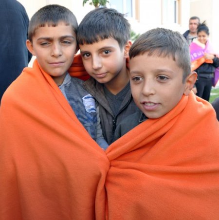 Kaloriferleri yanmayan TOKİ sakinlerinden 'battaniyeli' eylem