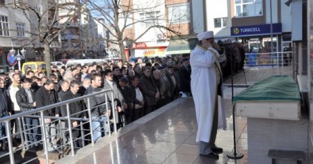 Kalp krizi geçiren üniversite öğrencisi toprağa verildi