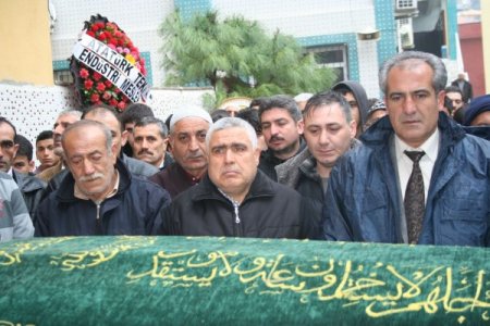 Kalp krizi sonucu hayatını kaybeden lise öğrencisi defnedildi