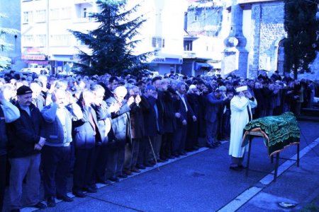 Kalp Krizi Sonucu Hayatını Kaybeden Tahsildar Toprağa Verildi