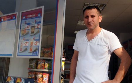 Kalpazan, marketçiye önce sahte para dersi verdi, sonra dolandırdı (Özel)