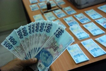 Kalpazanlar Yılbaşı Alışverişine Çıkmadan Yakalandı