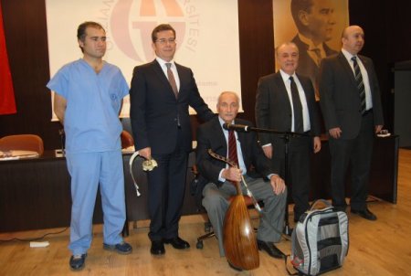 Kalpsiz kalan kalp hastası, suni kalbiyle ud konseri verdi