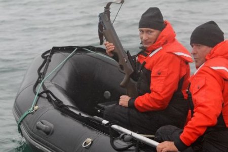Kamçatka'da Balina Avına Çıkan Putin: Korkmadım, Ama Başkalarına Tavsiye Etmem