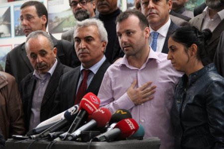 Kameraman Ünal: Tek bir battaniyeyle yerde, betonda yattım