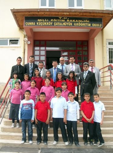 Kampanyada Topladıkları Kitapları Arkadaşlarına Hediye Ettiler