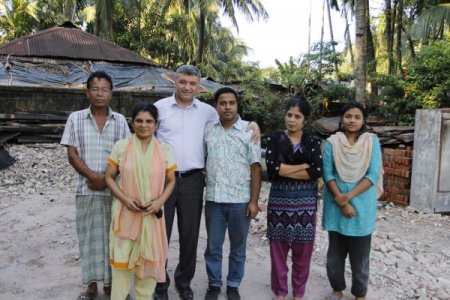 Kamplara yardıma izin vermeyen Bangladeş, Kimse Yok Mu'nun projelerine sıcak