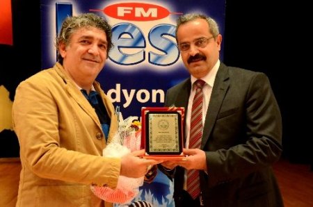 Kampüste ünlü vardı